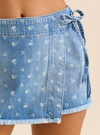 Dylan Side Tie Denim Skort Detail 2 - TULLABEE