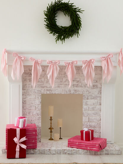 Satin Bow Garland - TULLABEE