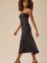 Carleigh Stain Midi Dress Detail 3 - TULLABEE
