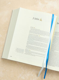 NLT Adelaide Bible by Hosanna Revival Detail 3 - TULLABEE