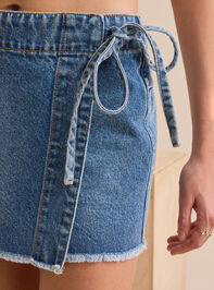 Dylan Side Tie Denim Skort Detail 5 - TULLABEE