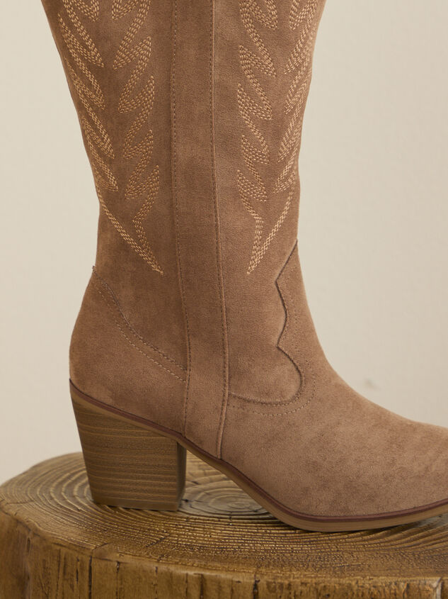 Sierra Wide Width & Calf Boots Detail 3 - TULLABEE