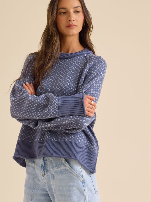 Raya Boxy Sweater Detail 3 - TULLABEE