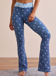High Tide Floral Flare Leggings Detail 3 - TULLABEE