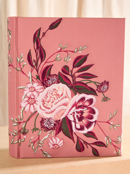 Hosanna Revival Notetaking Bible- Rosedal Theme - TULLABEE