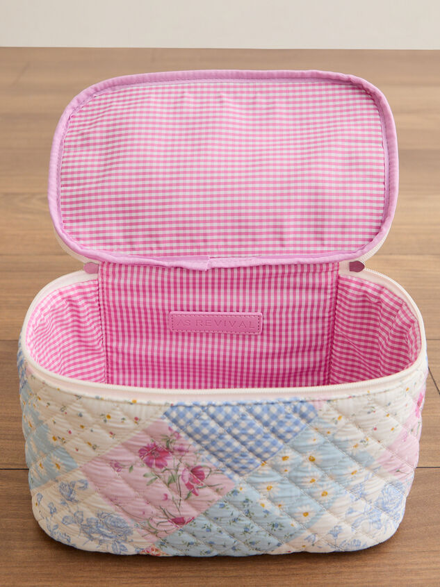 Cecile Quilted Makeup Bag Detail 4 - TULLABEE