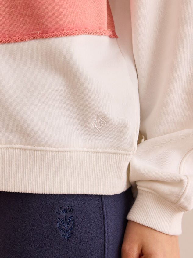 USA Flag Applique Pullover Detail 4 - TULLABEE