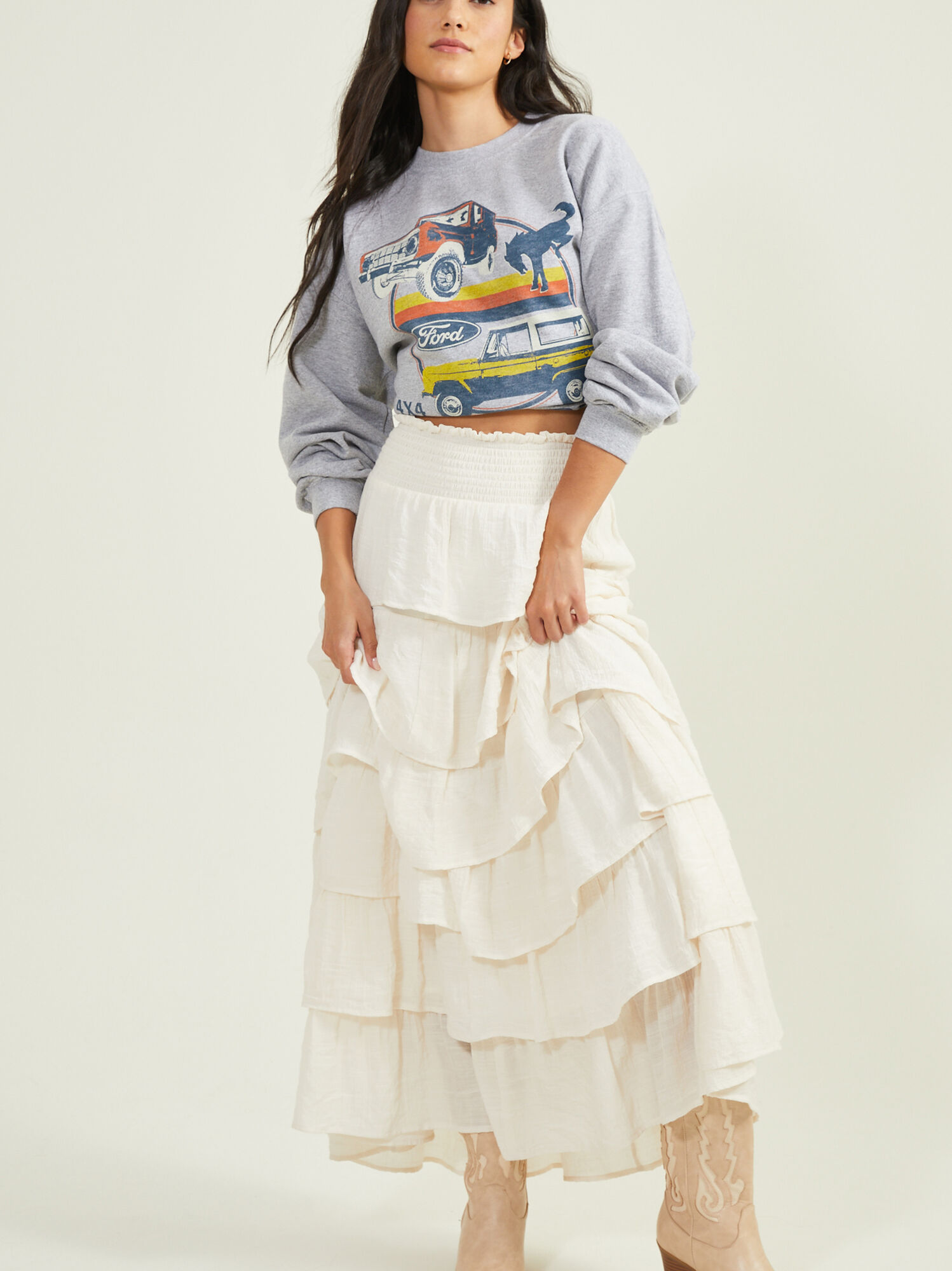 White flowy skirt top 4x4