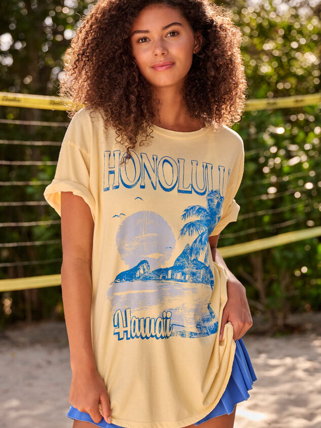 Honolulu Oversized Graphic Tee - TULLABEE