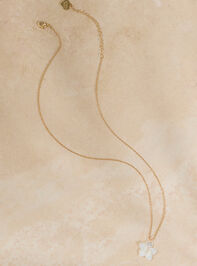 Izzy Dainty Flower Charm Necklace - TULLABEE