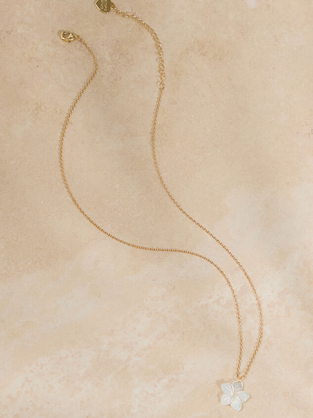 Izzy Dainty Flower Charm Necklace - TULLABEE