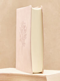 Hosanna Revival Notetaking Bible- Shiloh Theme Detail 5 - TULLABEE