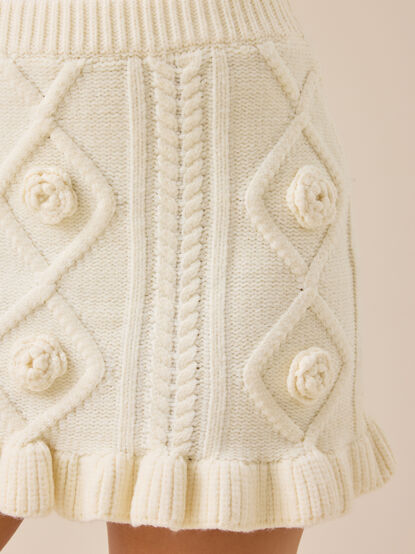 Kerryn 3D Daisy Sweater Skirt - TULLABEE