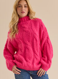 Lucie Oversized Cable Knit Sweater Detail 2 - TULLABEE
