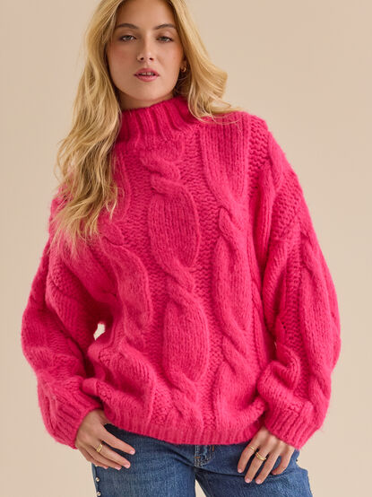 Lucie Oversized Cable Knit Sweater - TULLABEE