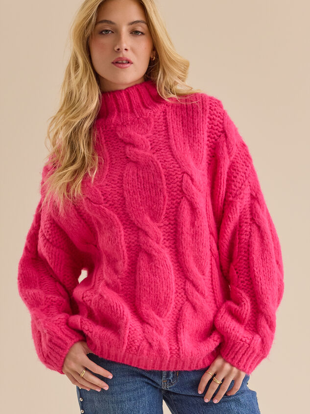 Lucie Oversized Cable Knit Sweater Detail 2 - TULLABEE