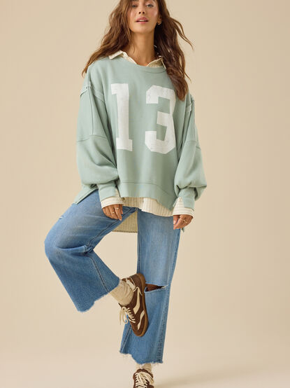 13 Graphic Pullover - TULLABEE