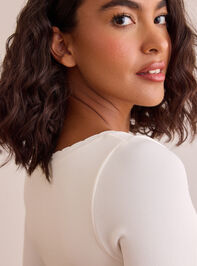 Power Move Fitted Top Detail 5 - TULLABEE