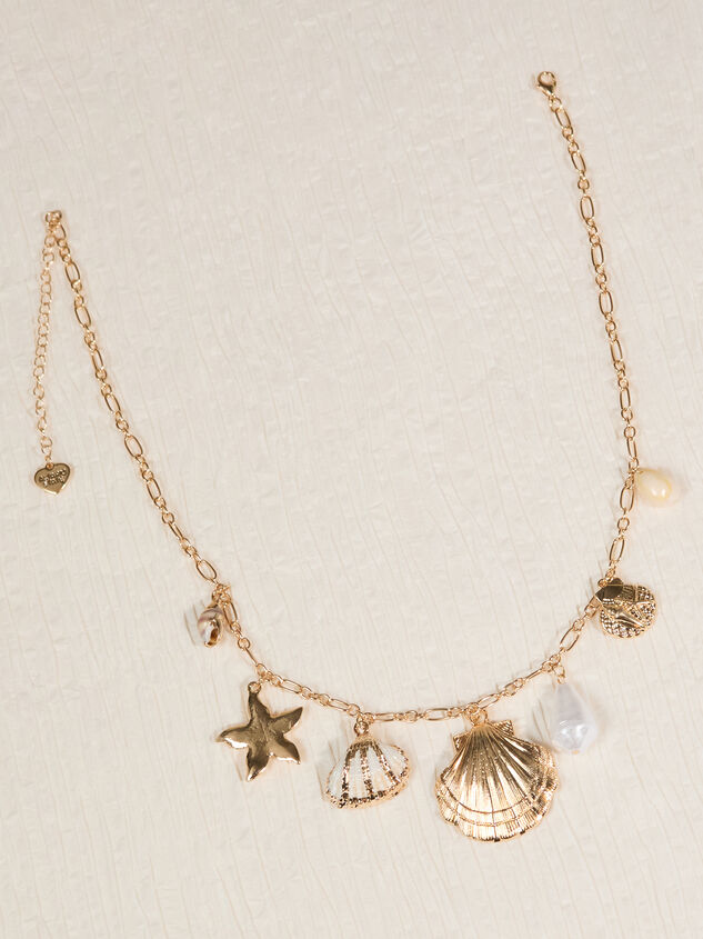 Sadie Shell Charm Necklace Detail 2 - TULLABEE
