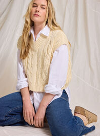 Rowlan Cable Knit Vest Detail 2 - TULLABEE
