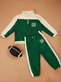 Campus Classic Quarter Zip Pullover Detail 2 - TULLABEE