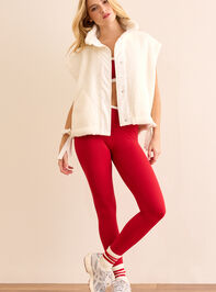 On The Move Sherpa Vest Detail 2 - TULLABEE