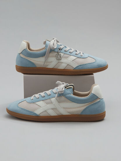 Sasha Sneakers - TULLABEE