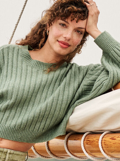 Amber Cropped Sweater - TULLABEE
