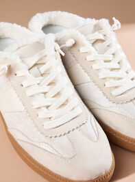 Maisie Plush Slide Sneakers Detail 3 - TULLABEE