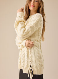 Bonnie Cable-Knit Sweater Detail 3 - TULLABEE