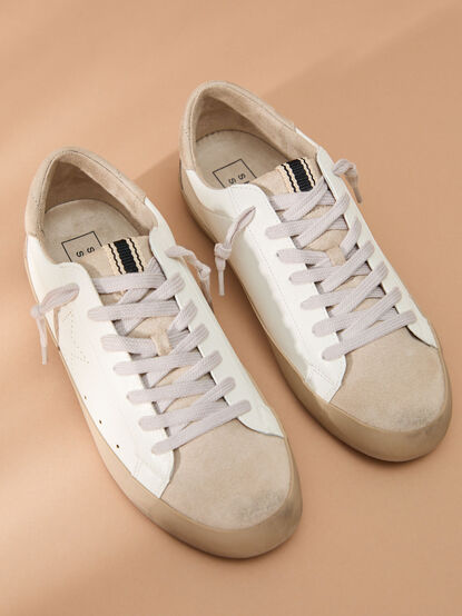 Mia Star Sneakers - TULLABEE