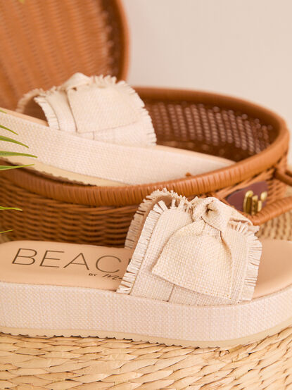 Sunda Platform Sandals By Matisse - TULLABEE