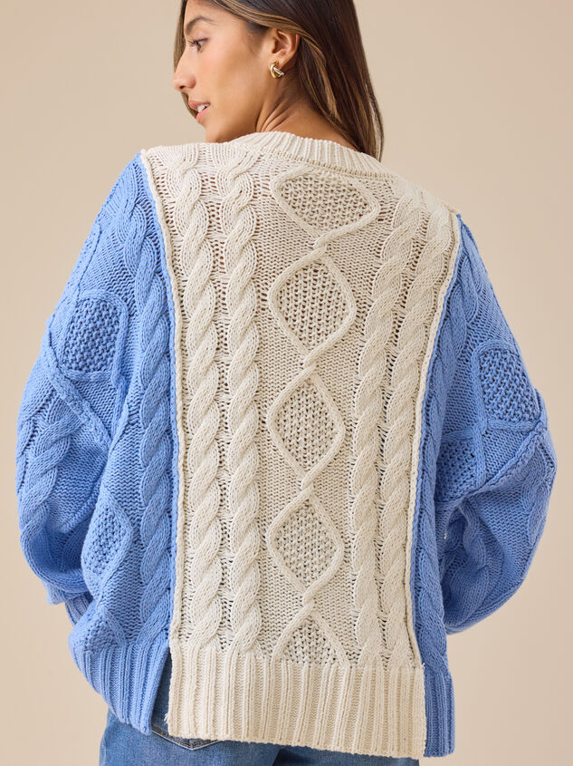 Emmaline Oversized Sweater Detail 5 - TULLABEE