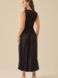 Dianna Drop Waist Maxi Detail 4 - TULLABEE