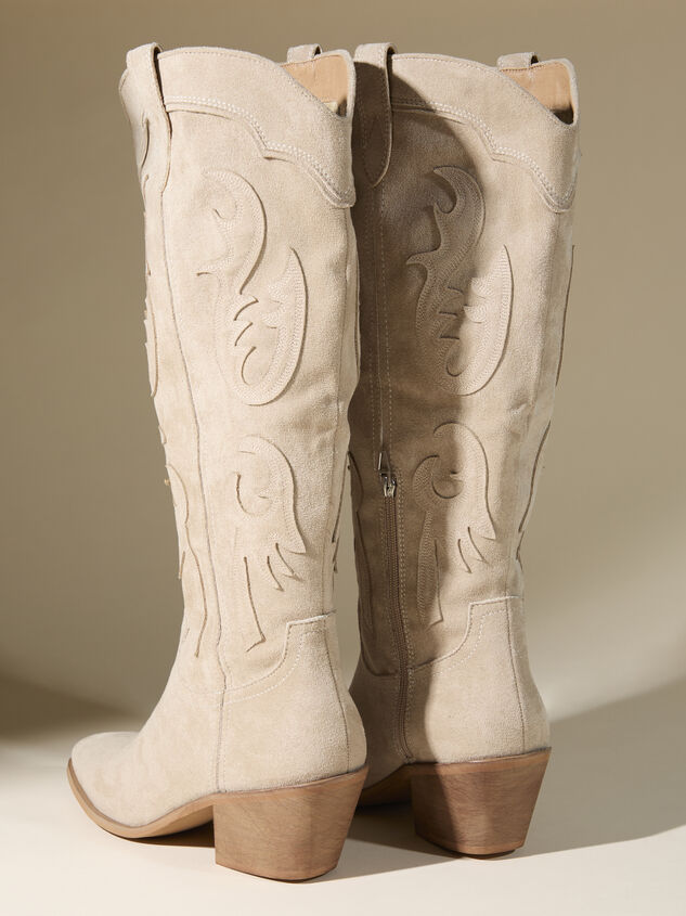 Aubrey Western Boot Detail 4 - TULLABEE