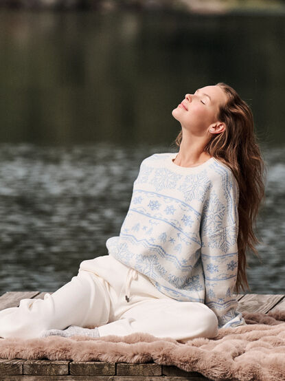 Snowflake Fair Isle Pullover - TULLABEE
