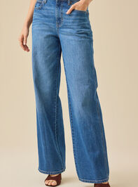 Nina Mid-Rise Wide Leg Jeans Detail 2 - TULLABEE