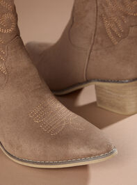 Capri Suede Bootie Detail 4 - TULLABEE