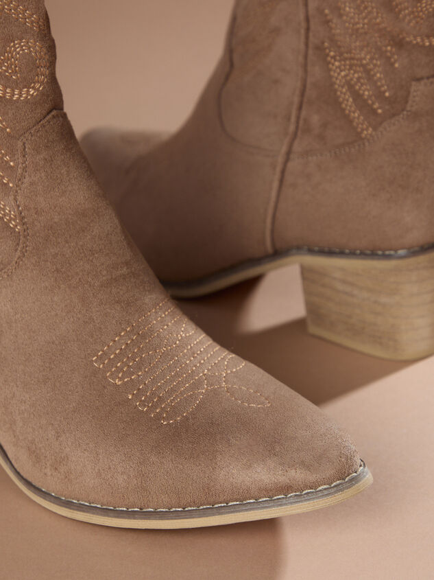 Capri Suede Bootie Detail 4 - TULLABEE