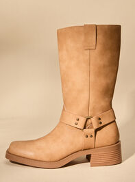 Autumn Buckle Boots By Matisse Detail 4 - TULLABEE
