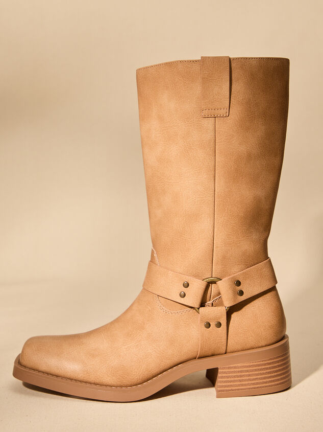 Autumn Buckle Boots By Matisse Detail 4 - TULLABEE