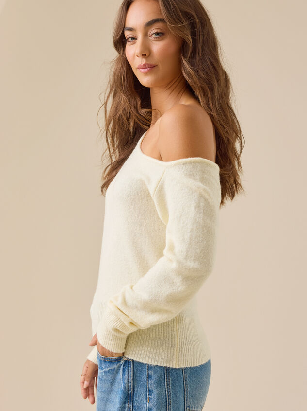 Kinsley Asymmetrical Knit Sweater Detail 4 - TULLABEE
