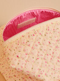 Everly Quilted Makeup Bag Detail 4 - TULLABEE