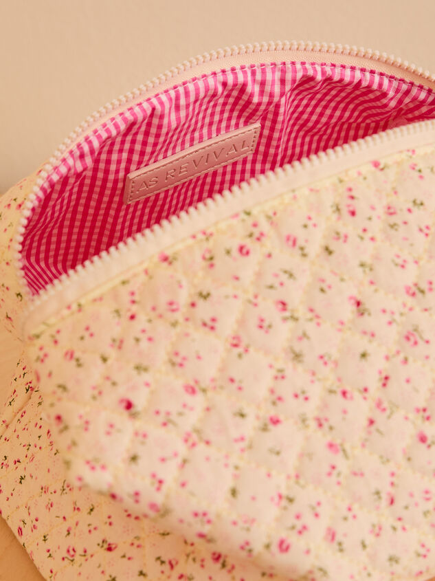Everly Quilted Makeup Bag Detail 4 - TULLABEE