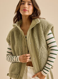 Mylah Oversized Sherpa Vest - TULLABEE