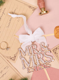 Mr. And Mrs. Ornament Detail 2 - TULLABEE