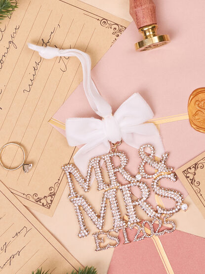 Mr. And Mrs. Ornament - TULLABEE