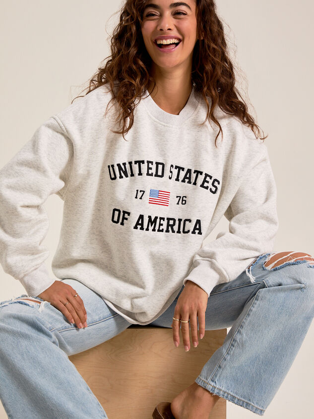 Embroidered United States Sweatshirt - TULLABEE