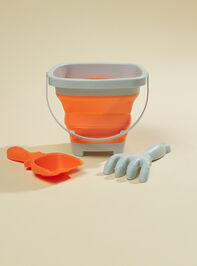 Collapsible Sand Bucket Set by MudPie - TULLABEE