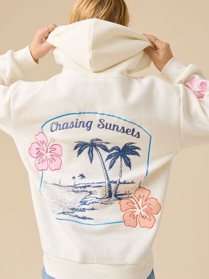 Chasing Sunsets Hoodie - TULLABEE